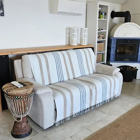 Uno Sguardo Sul Mare *